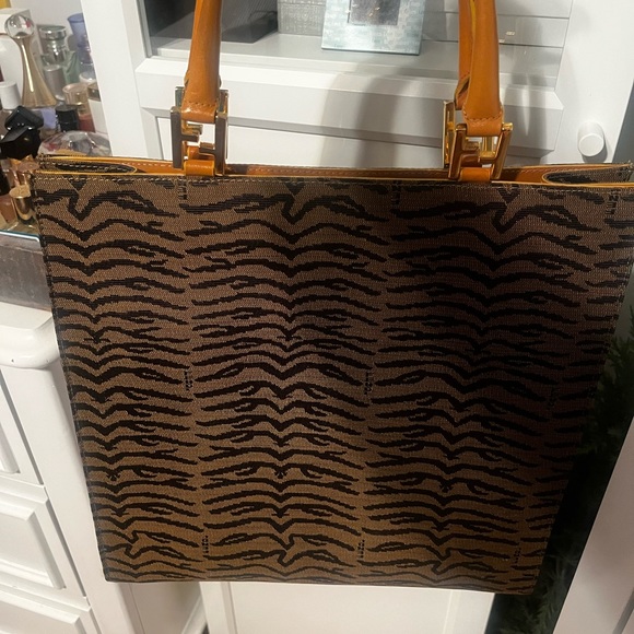 Fendi Animal Print Tote. - Picture 3 of 14